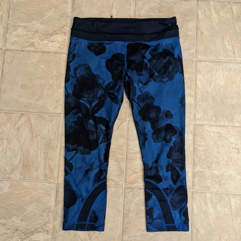 Lululemon Floral Blue Crop Leggings 8
